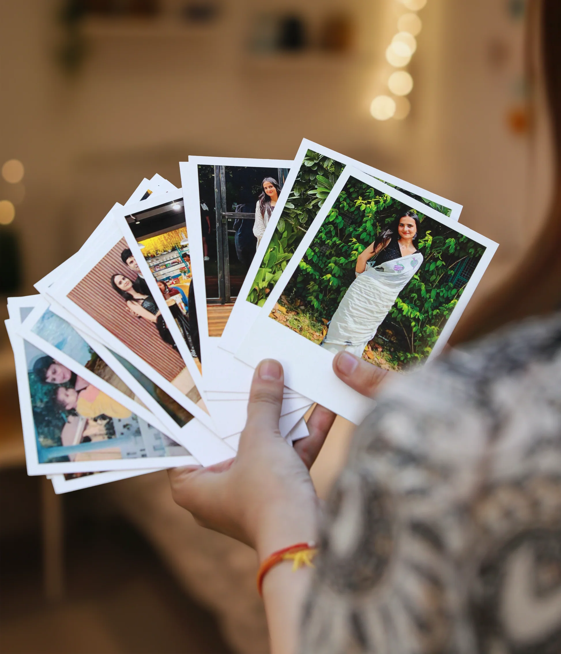 Custom_Polaroid_Prints_Retro_Photo_Prints_Close_Look